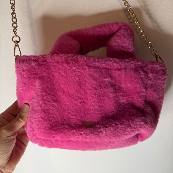 NWT Skinnydip x Barbie Pink Grab Bag Fluff Fur Mini Tote 2023 Limited Edition - Picture 6 of 8